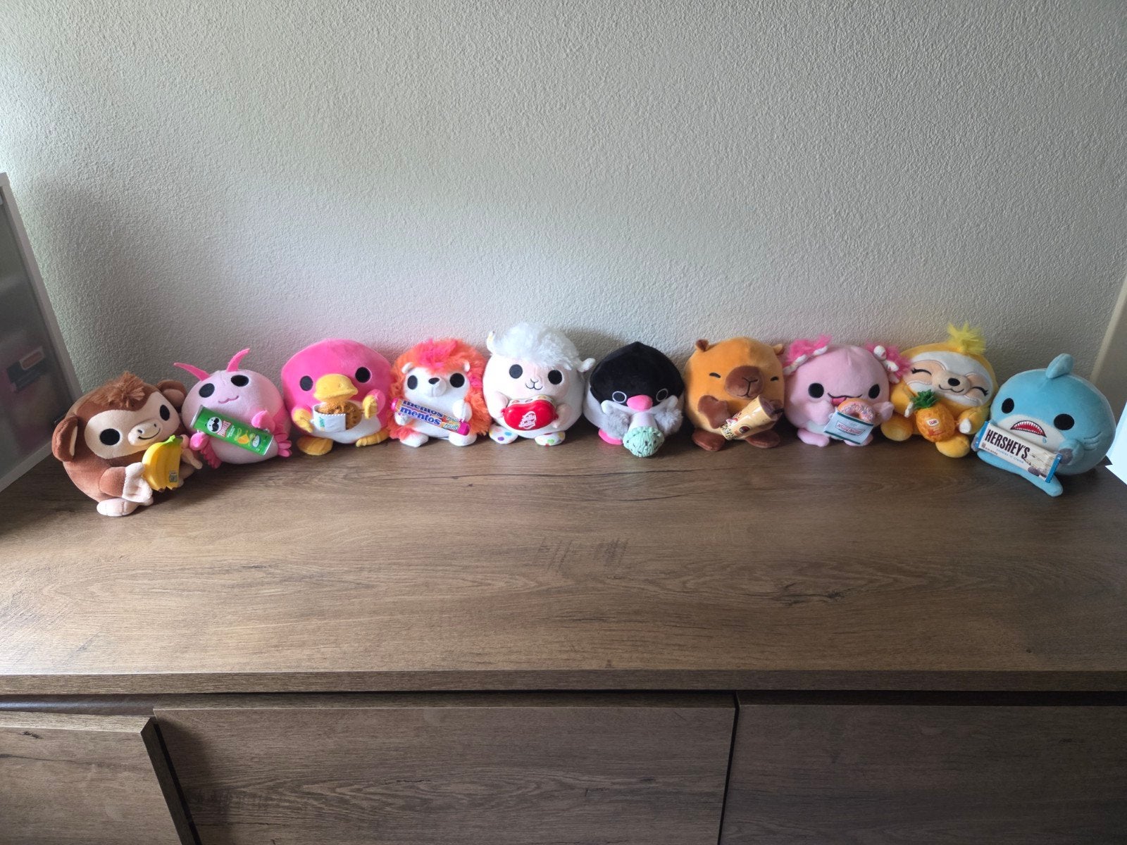 Zuru Mini Brands 10 Snackles ( Compleet ), Ophalen of Verzenden, Nieuw, Klein (minder dan 20 cm)