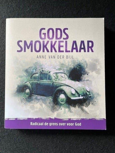 Gods Smokkelaar. Radicaal de grens over voor God; A. vd Bijl, Ophalen of Verzenden, Zo goed als nieuw