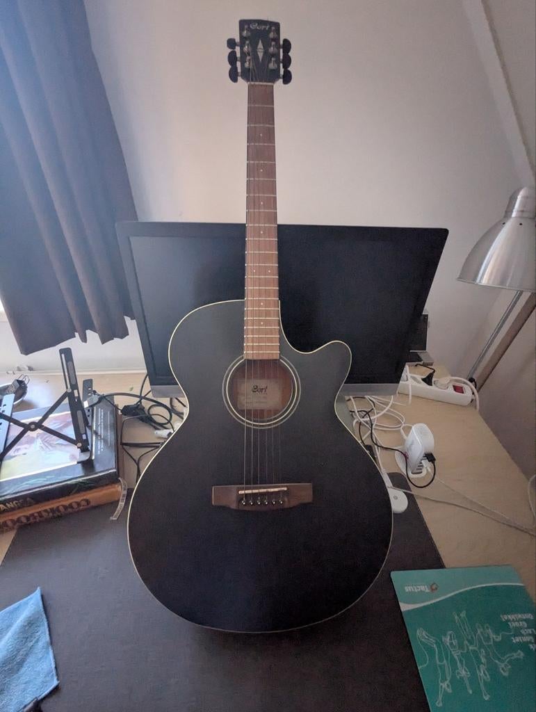 Cort semi-akoestische gitaar met Behringer gitaarversterker, Ophalen, Gebruikt, Western- of Steelstringgitaar, Met (piezo-)element