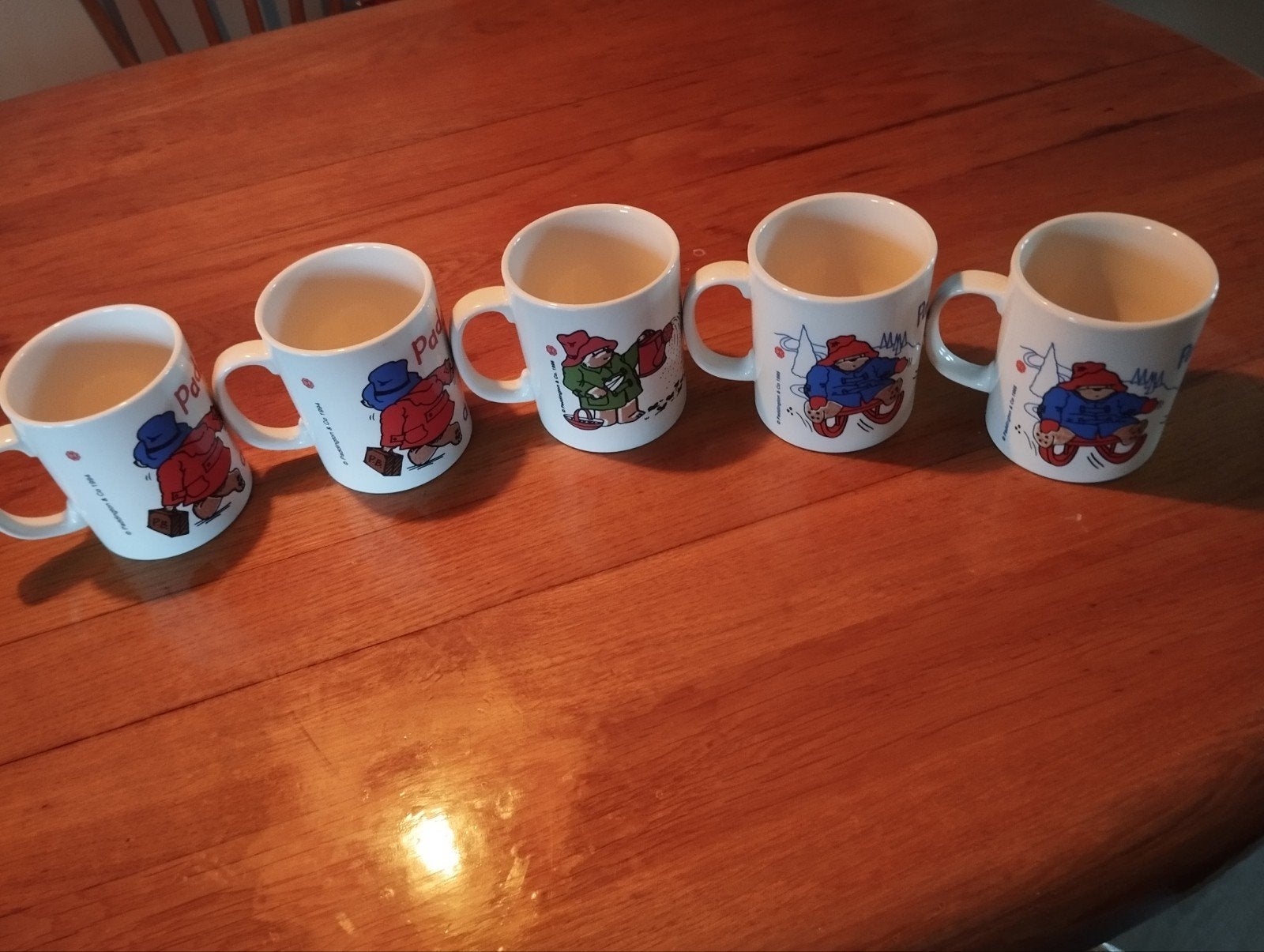 Vintage Douwe Egberts Paddington Bear mokken set, Gebruikt, Keramiek, Ophalen of Verzenden, Overige stijlen