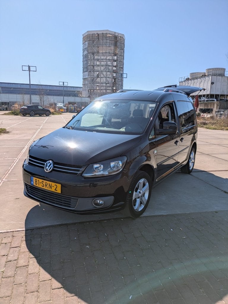 Volkswagen Caddy mini-camper met camperbox (benzine), Zwart, 4 cilinders, Volkswagen, Zwart