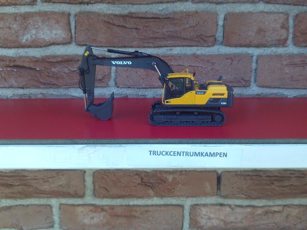 WSI  Volvo  Excavator  EC  220., Ophalen of Verzenden, Nieuw, Bus of Vrachtwagen, Wsi