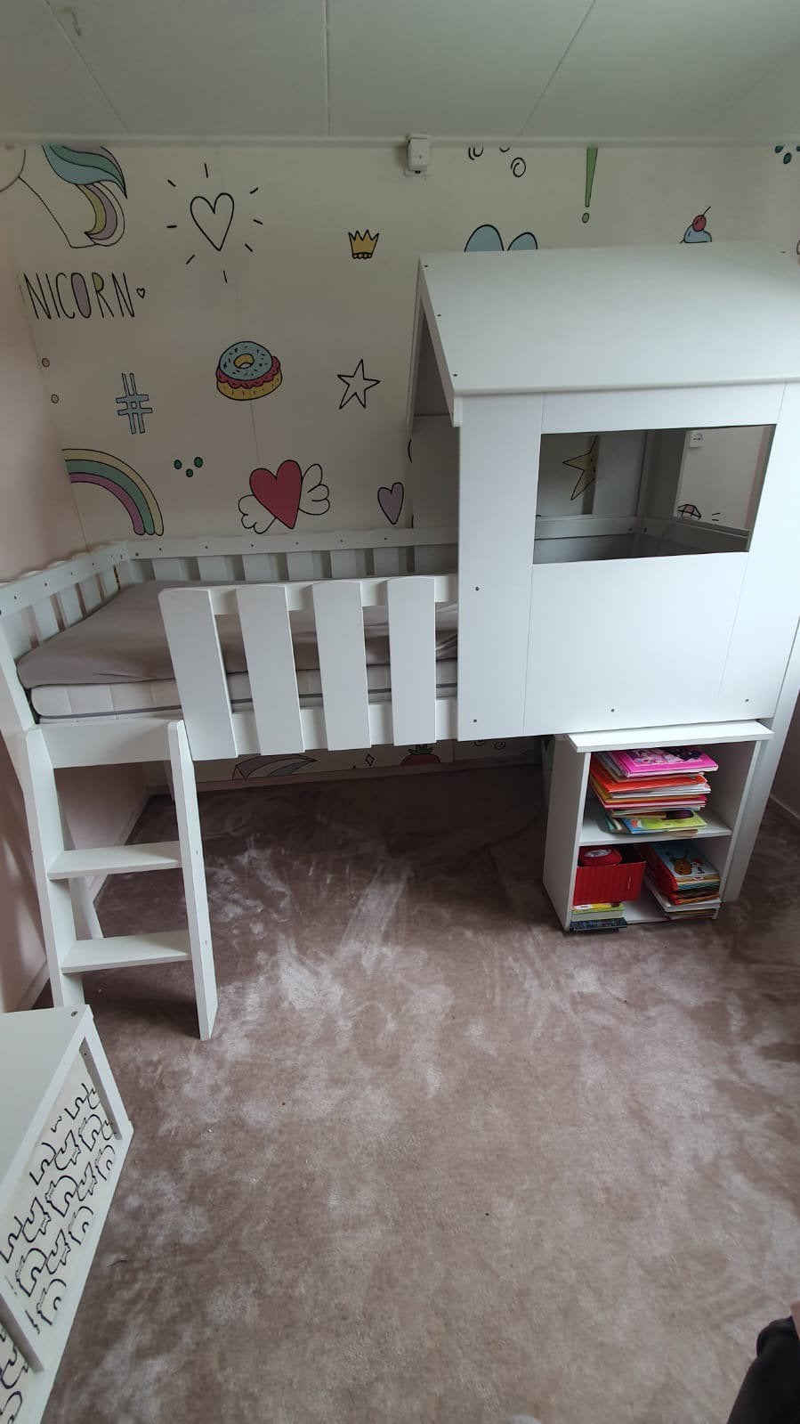 erbed / hoogslaper huisjesbed incl. matras, Ophalen, Zo goed als nieuw, Hoogslaper
