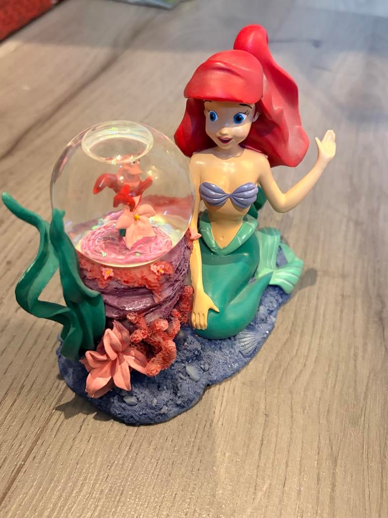 Disney Sneeuwbol Ariel De Kleine Zeemeermin, Verzamelen, Disney, Ophalen of Verzenden, Pocahontas of Kl. Zeemeermin, Zo goed als nieuw