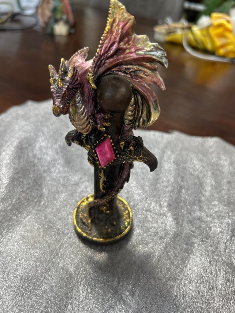 Fantasy Draak Beeldje met Roze Edelsteen, Ophalen of Verzenden, Zo goed als nieuw, Fantasy