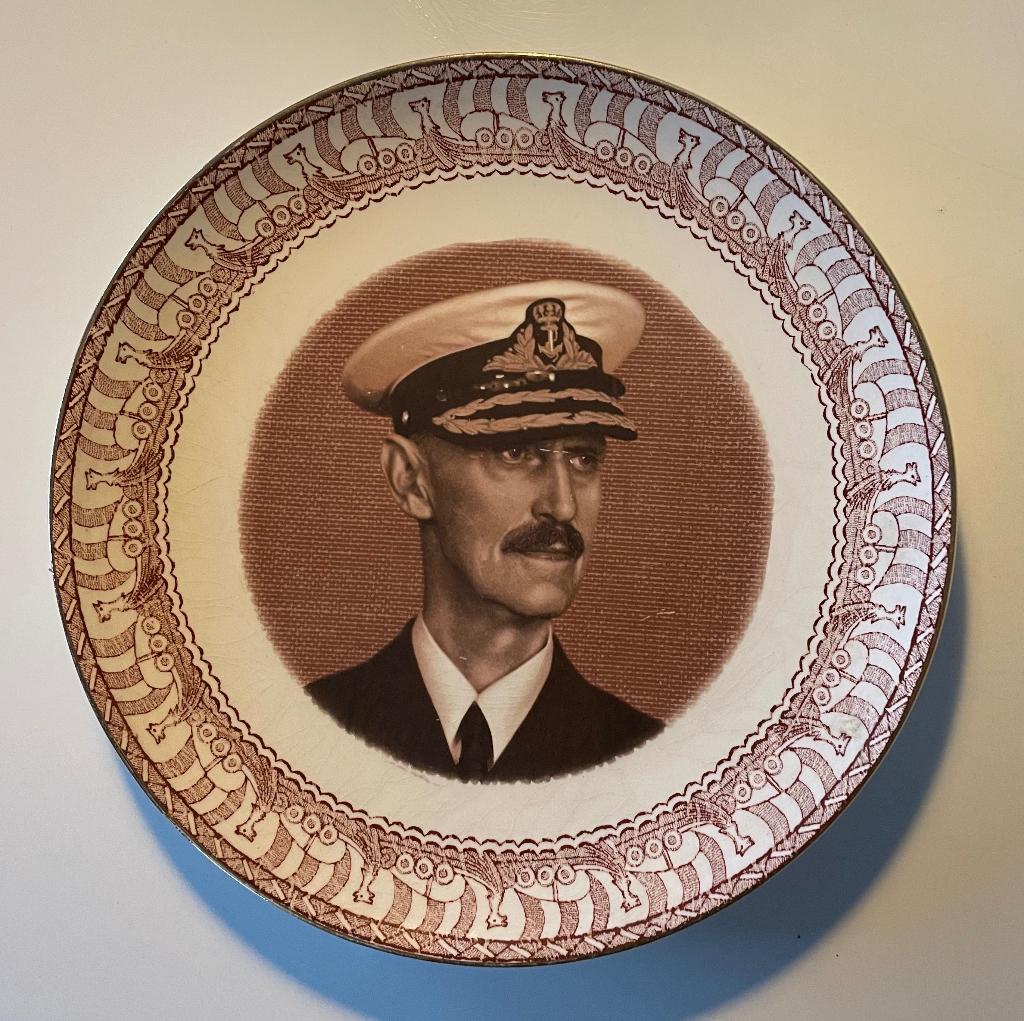 Wandbord Koning Hakon Noorwegen, Ophalen of Verzenden, Zo goed als nieuw, Buitenland, Servies