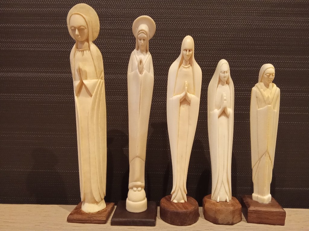 Maria beeldjes in been 6 stuks., Ophalen of Verzenden, Gebruikt, Overige typen, Christendom | Katholiek