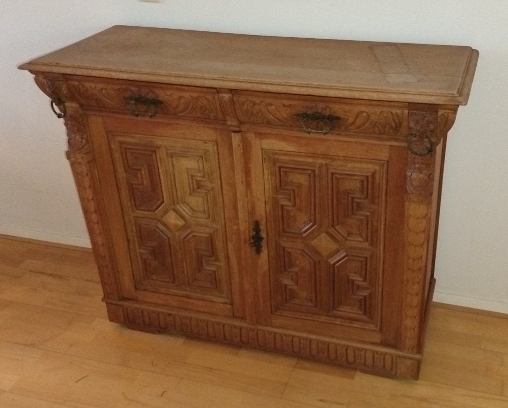 Eiken houten dressoir met mooi houtsnijwerk, Ophalen
