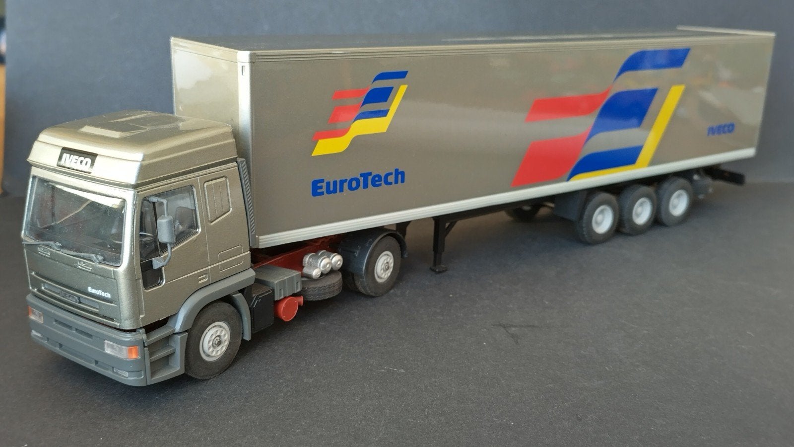 Iveco Eurotech 1:43 Old Cars  Pol, Overige merken, Verzenden, ., Zo goed als nieuw