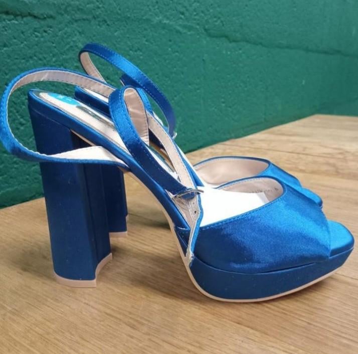 Nieuwe Be Mine blauwe pumps met blokhak - Maat 39, Kleding | Dames, Schoenen, Pumps, Blauw, Nieuw, Ophalen of Verzenden