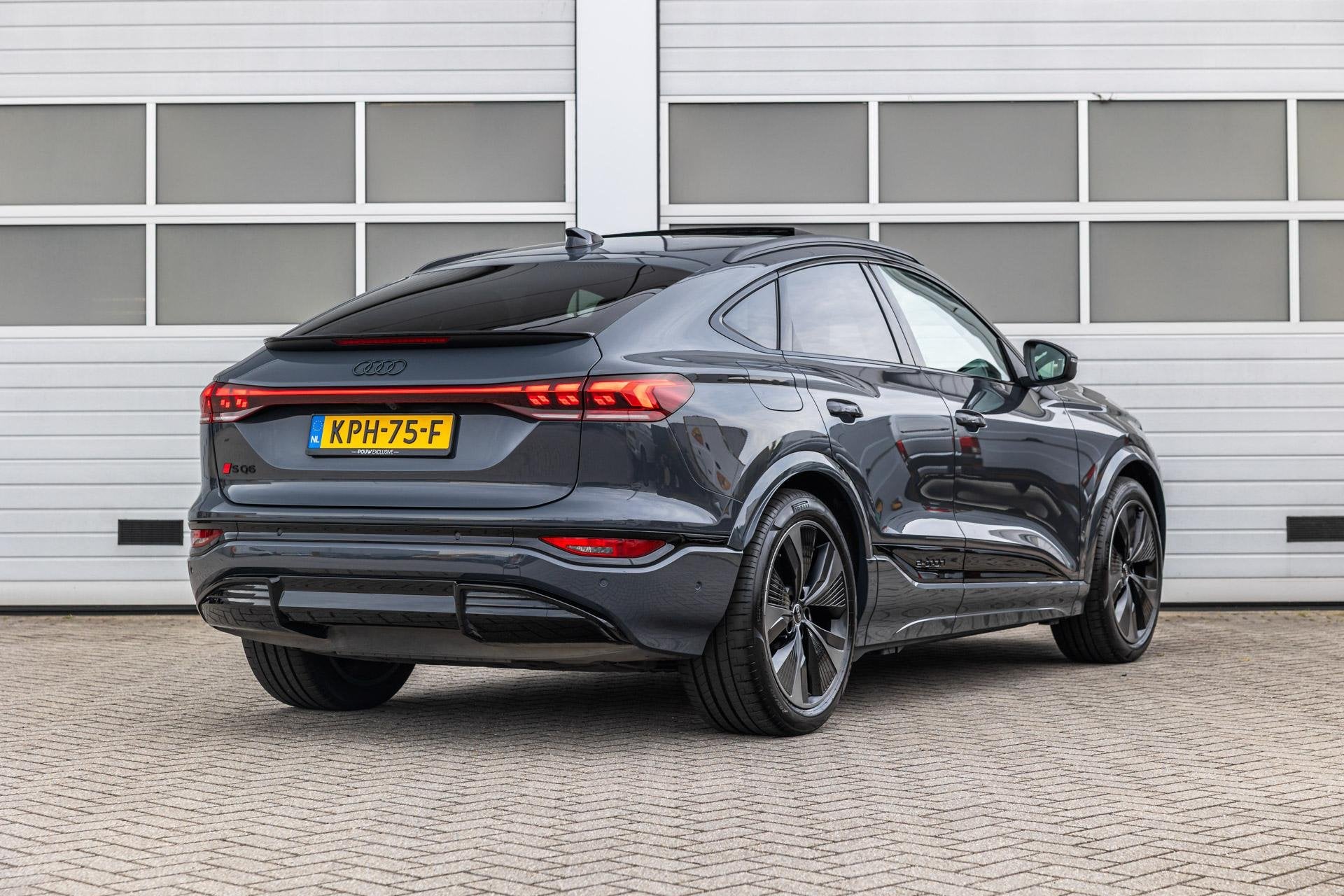 Audi SQ6 Sportback e-tron 490pk quattro 100 kWh | Panoramada, Auto's, Audi, Automaat, Gebruikt, 2325 kg, Parkeerassistent