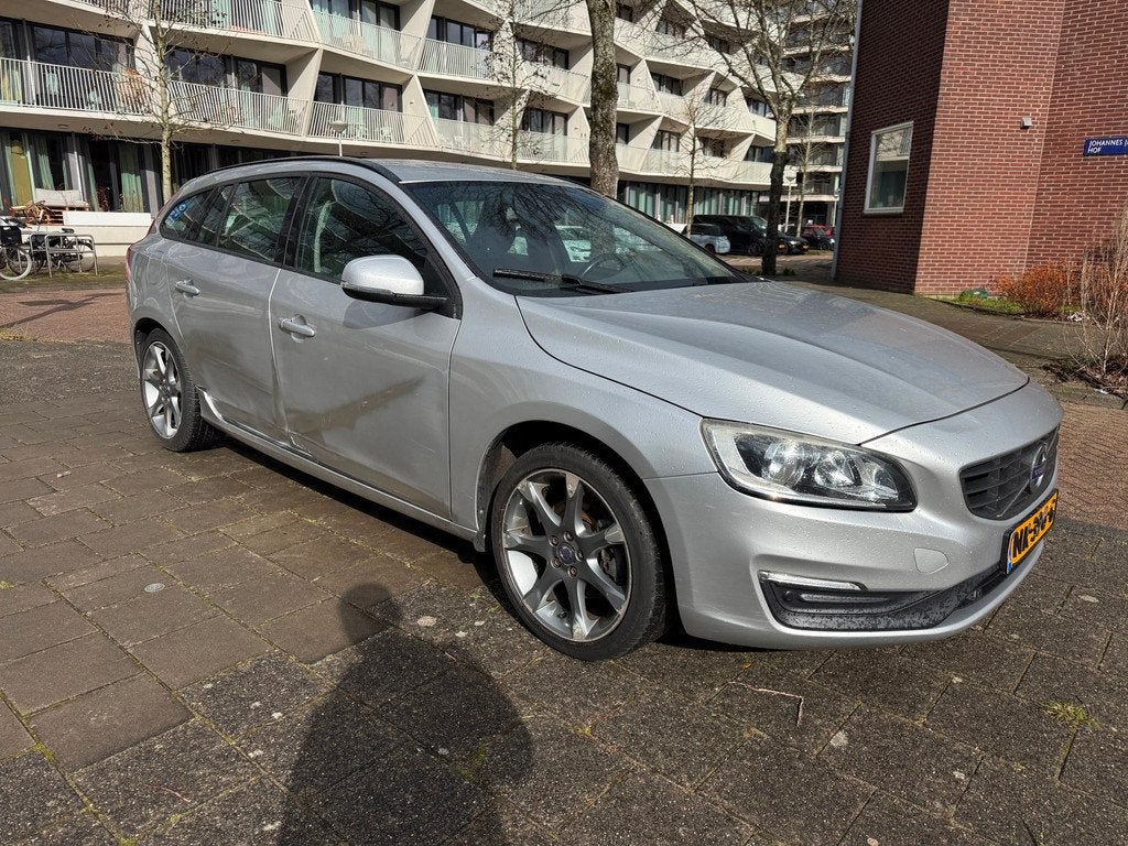 Volvo V60 2.0 D3 R-Design Euro 6 Cruise Climate, Voorwielaandrijving, Stof, Gebruikt, Euro 6