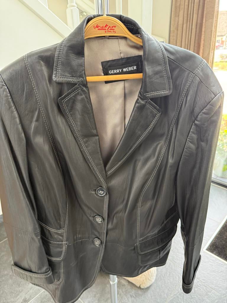 Gerry Weber Leren Jasje - Donkergrijs met Witte Stiksels, Maat 46/48 (XL) of groter, Ophalen of Verzenden, Zo goed als nieuw, Jasje
