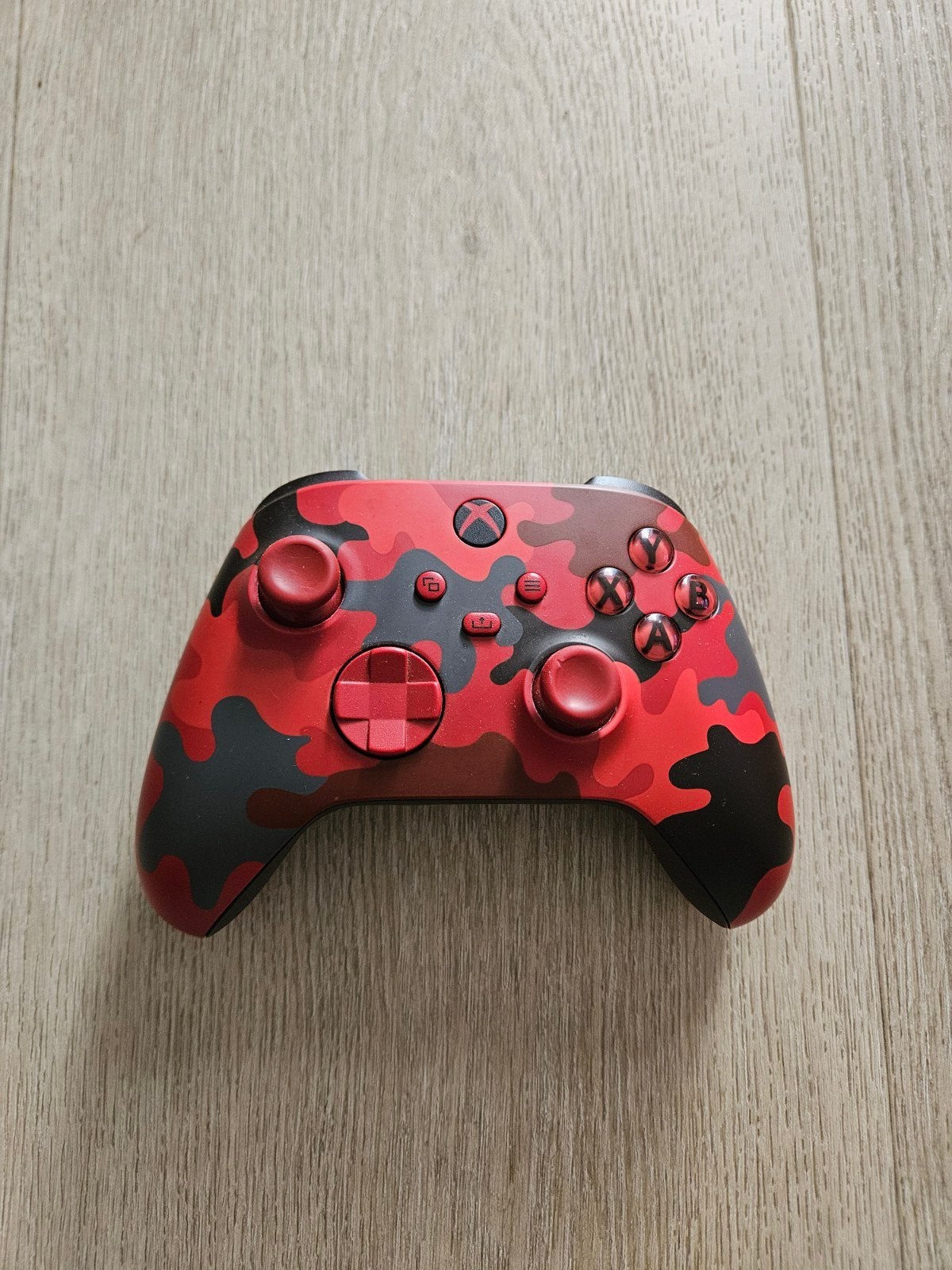 Limited Edition Rode Camouflage Xbox Controller, Xbox Series S, Ophalen of Verzenden, Zo goed als nieuw, Controller