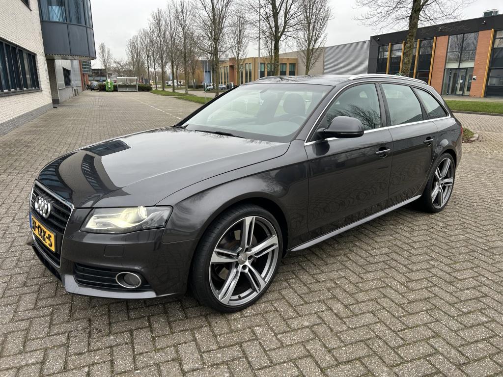 Audi A4 Avant 3.2 FSI V6 Quattro Pro Line XENON TRHK NAP!, Auto's, Stof, Gebruikt, A4, Handgeschakeld