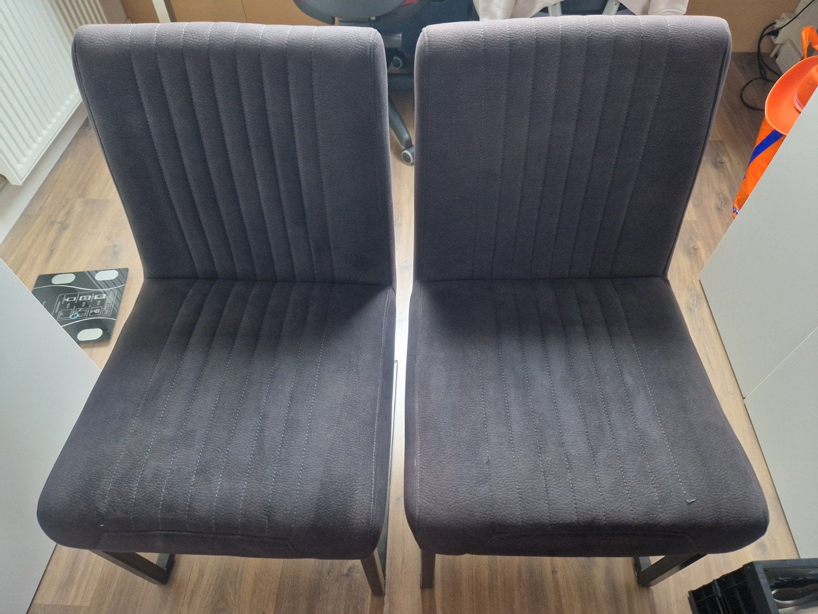 Set van 2 comfortabele eetkamerstoelen, donkergrijs, Ophalen, Twee, Zo goed als nieuw, Modern