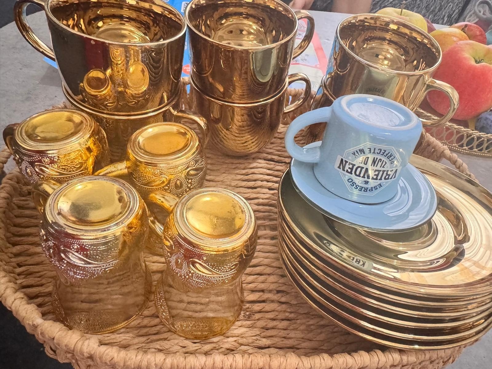 Gouden servies set - 14 stuks Met een blauwe stuk.(zonder ba, Ophalen, Gebruikt, Overige materialen, Kop(pen) en/of Schotel(s)