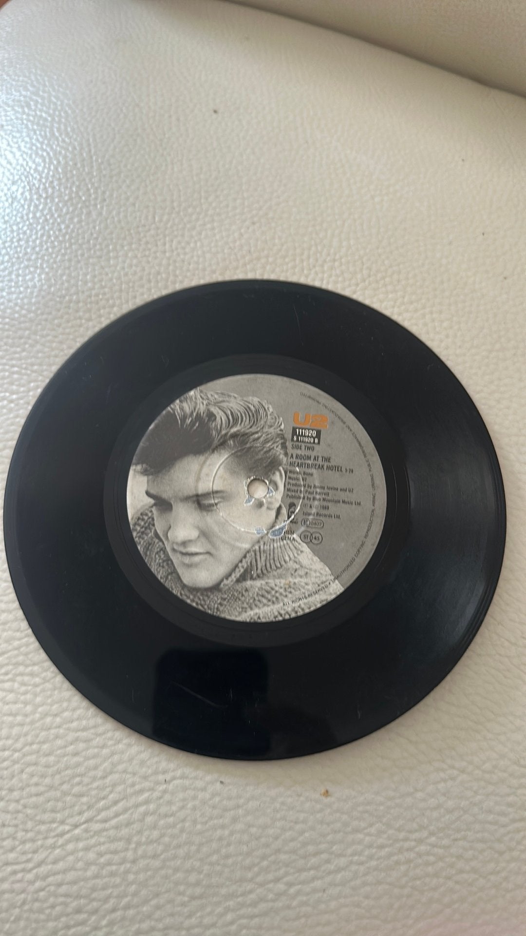 Single U2  a room at the haertbreak  hotel, Cd's en Dvd's, Ophalen of Verzenden, Gebruikt, Pop