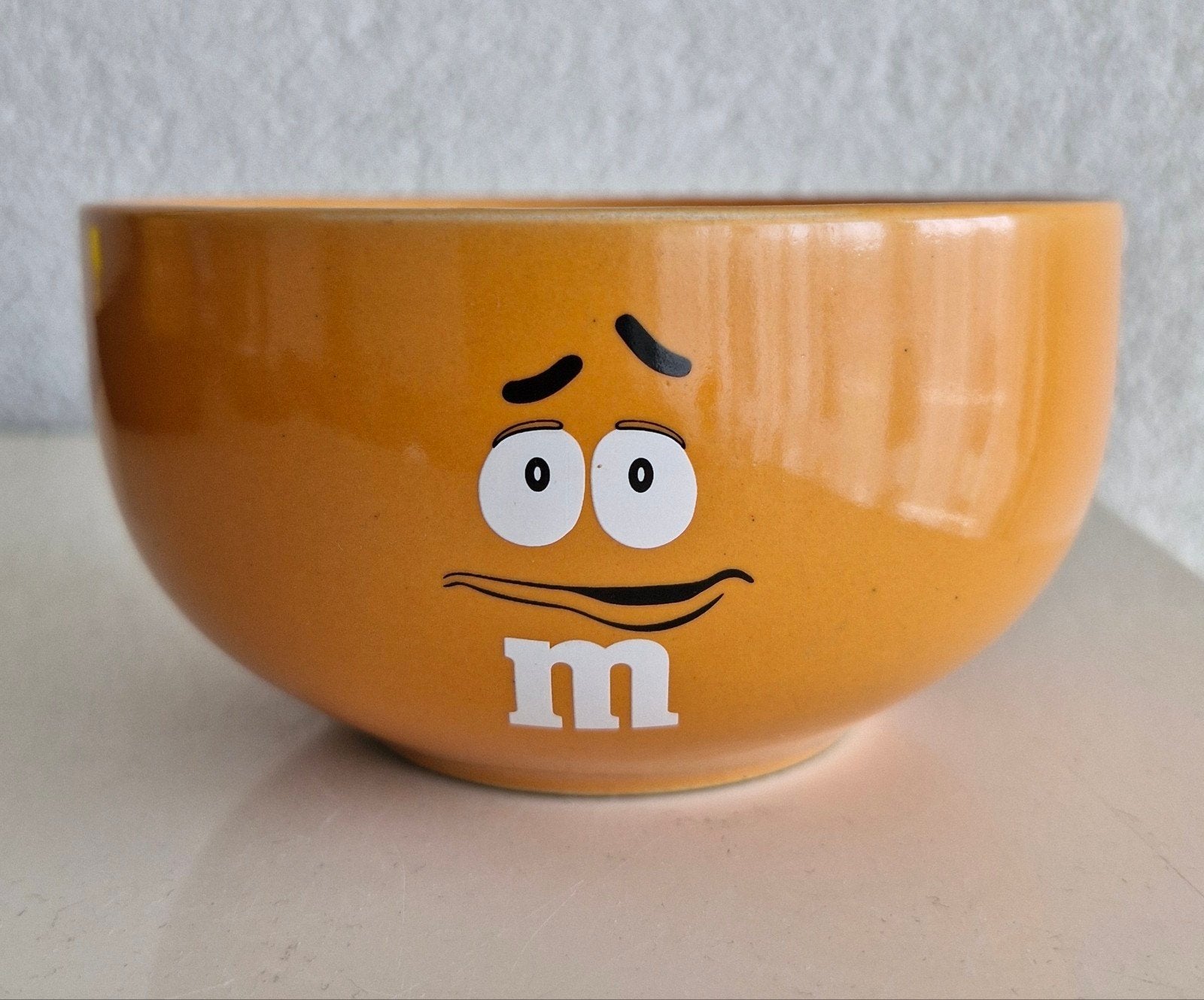 Schaaltje M&M Oranje, Ophalen of Verzenden, Zo goed als nieuw, Rond, Glas