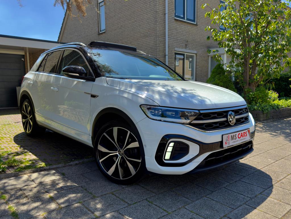Volkswagen T ROC 1.5 TSI R-LINE /PANO/BEATS/KEYL/CAMERA/VOL, Auto's, Volkswagen, 1258 kg, 4 cilinders, 150 pk, Alcantara