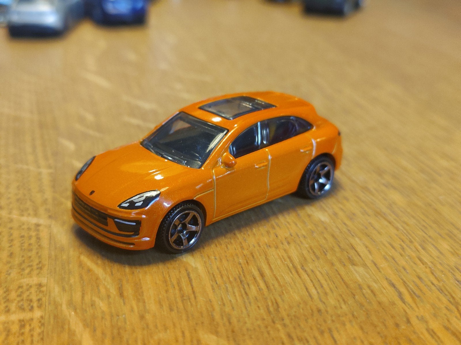 Matchbox Porsche Macan ORANJE, Ophalen of Verzenden, Zo goed als nieuw, Auto