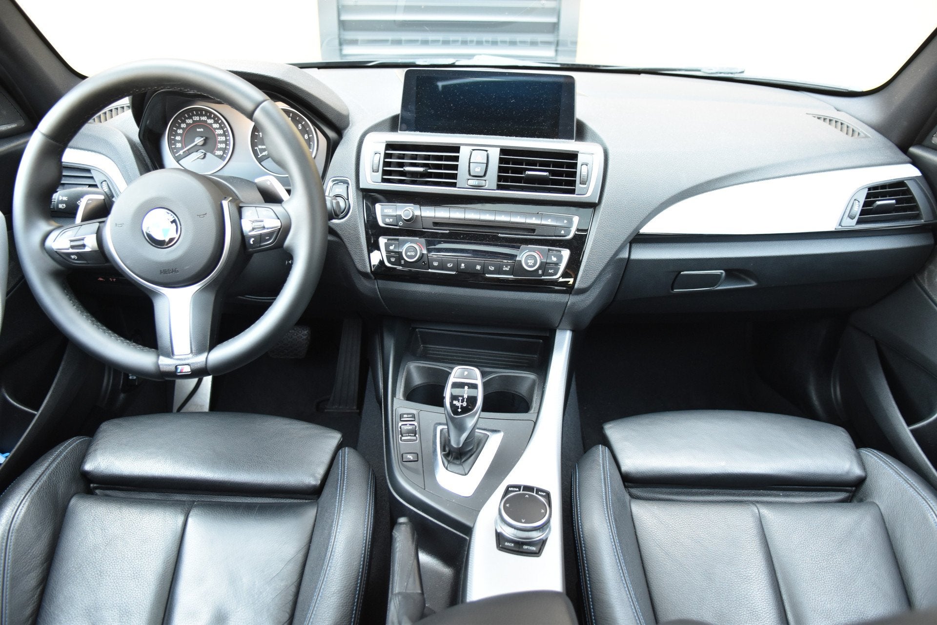 BMW 1-serie M140i xDrive High Executive * Schuifdak * M-Perf, Auto's, BMW, Gebruikt, Met garantie (alle), Bedrijf, Vierwielaandrijving