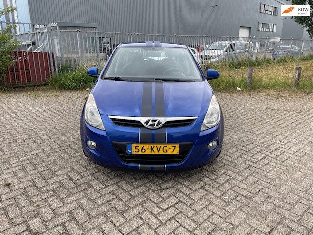 Hyundai I20 1.4i DynamicVersion, Voorwielaandrijving, Zwart, 4 cilinders, 1396 cc