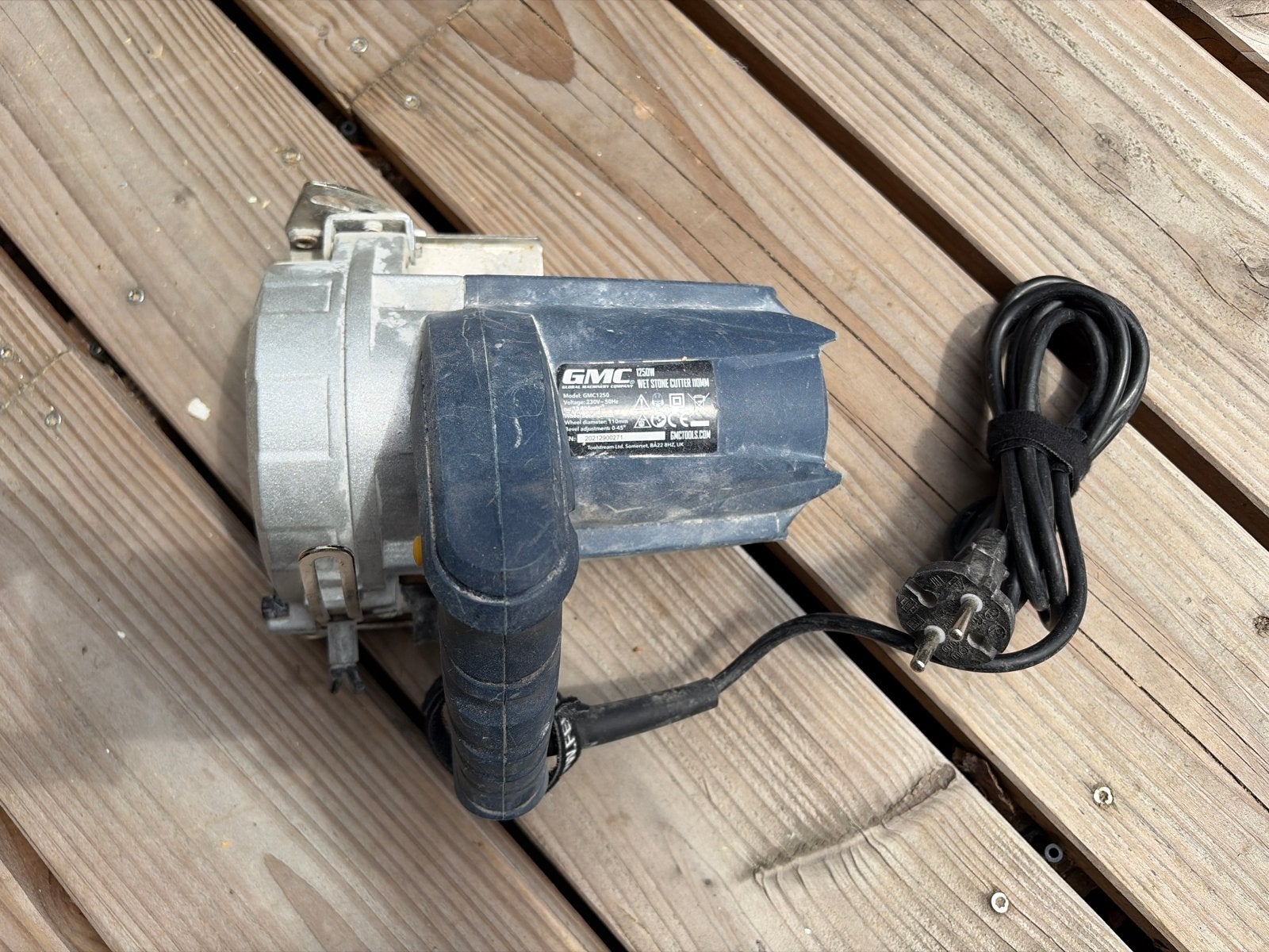 GMC Natte Steen Snijder 1250W - Watertoevoer defect, Gebruikt, Cirkelzaag, Ophalen of Verzenden, 30 tot 70 mm