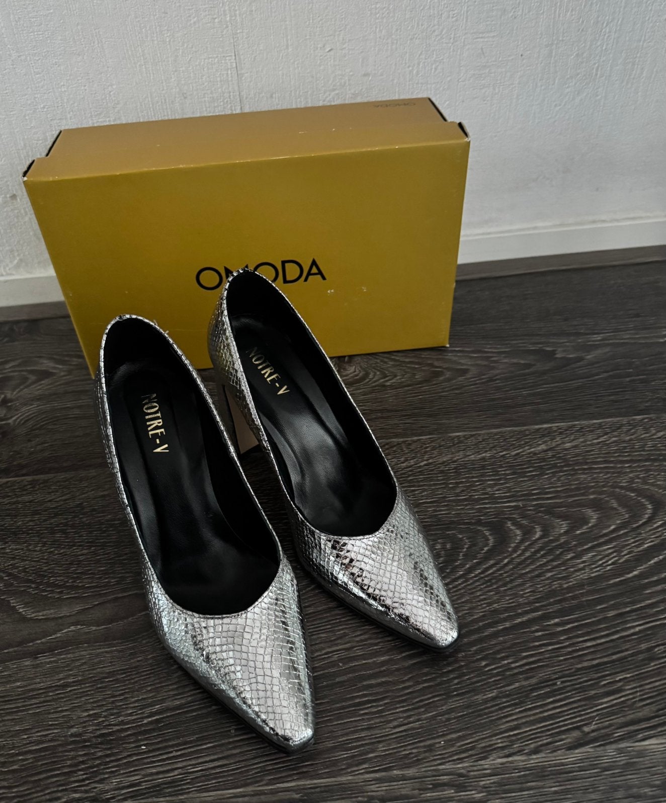 Notre v pumps 38, Ophalen of Verzenden, Zo goed als nieuw, Overige kleuren