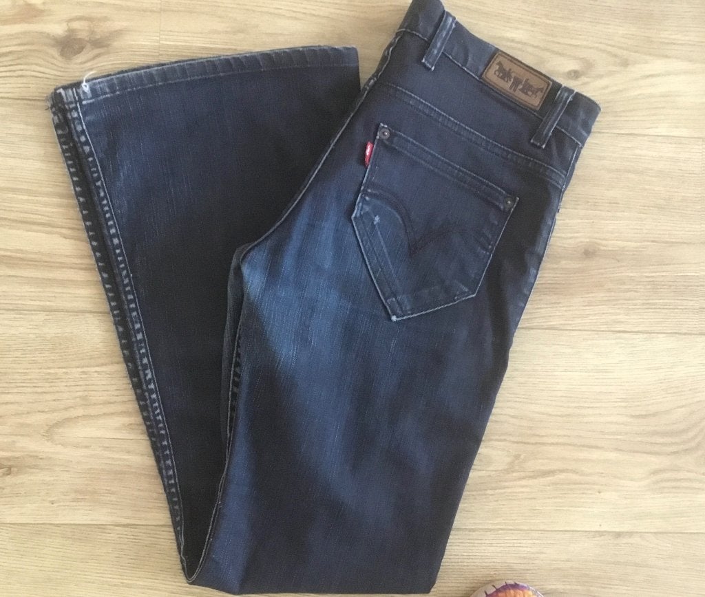 Mooie vintage Levi's bootcut, Kleding | Dames, Blauw, Ophalen of Verzenden, W30 - W32 (confectie 38/40), Gedragen