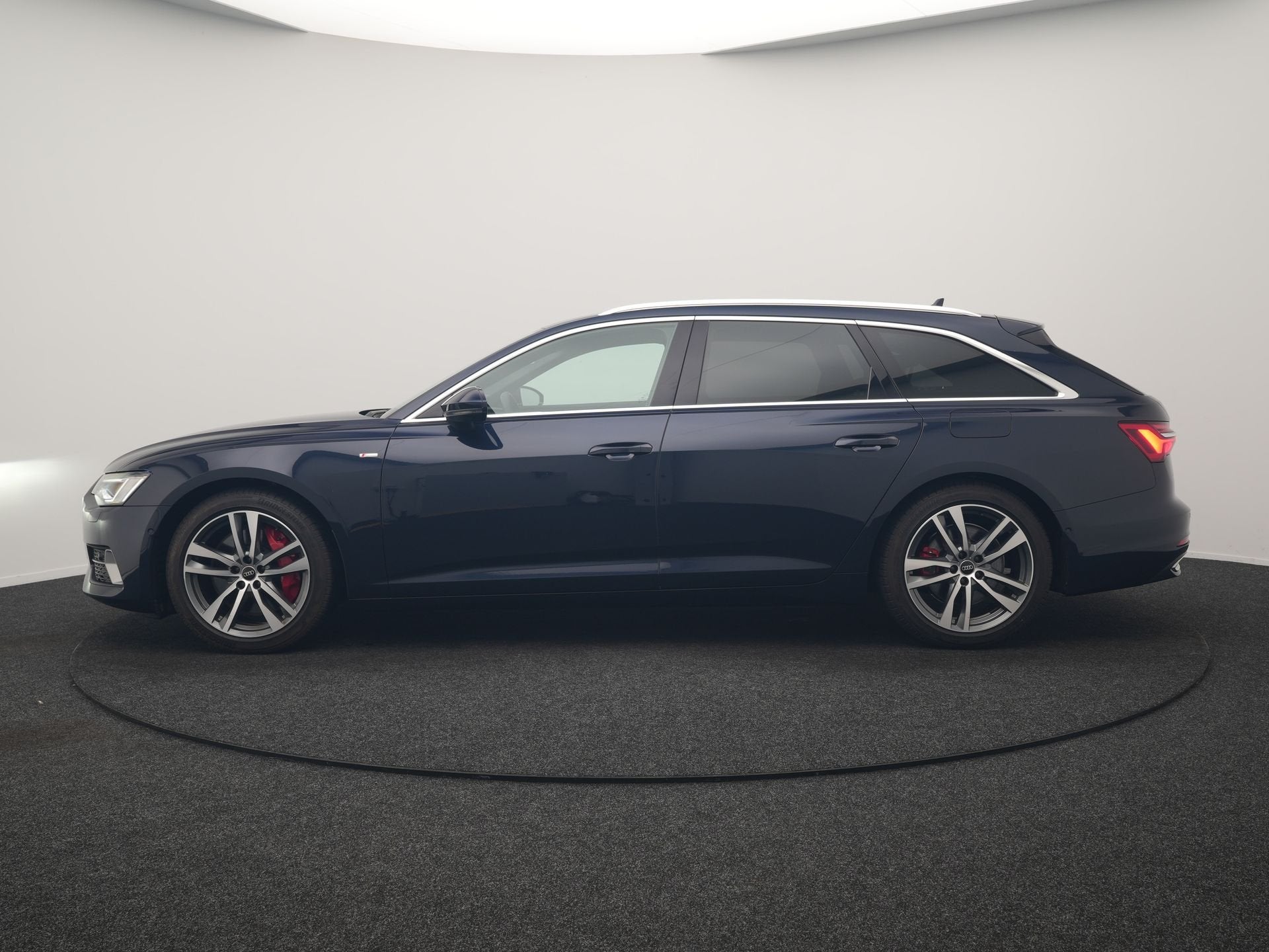 Audi A6 Avant 50 TFSI e Quattro S Line PHEV 300pk Dealer O.H, Auto's, Automaat, 77 km/l, Gebruikt, 4 cilinders