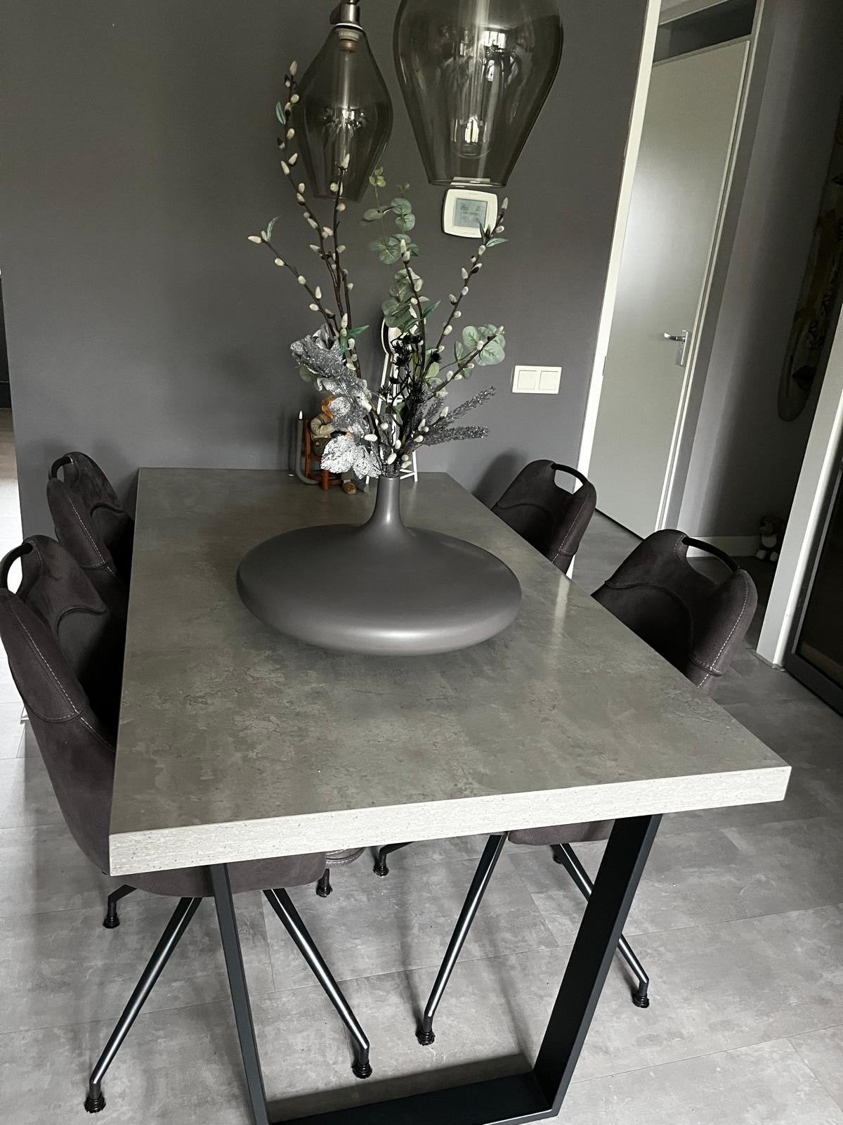 Eethoek met 4 comfortabele stoelen, Ophalen, Zo goed als nieuw, Vier, Metaal