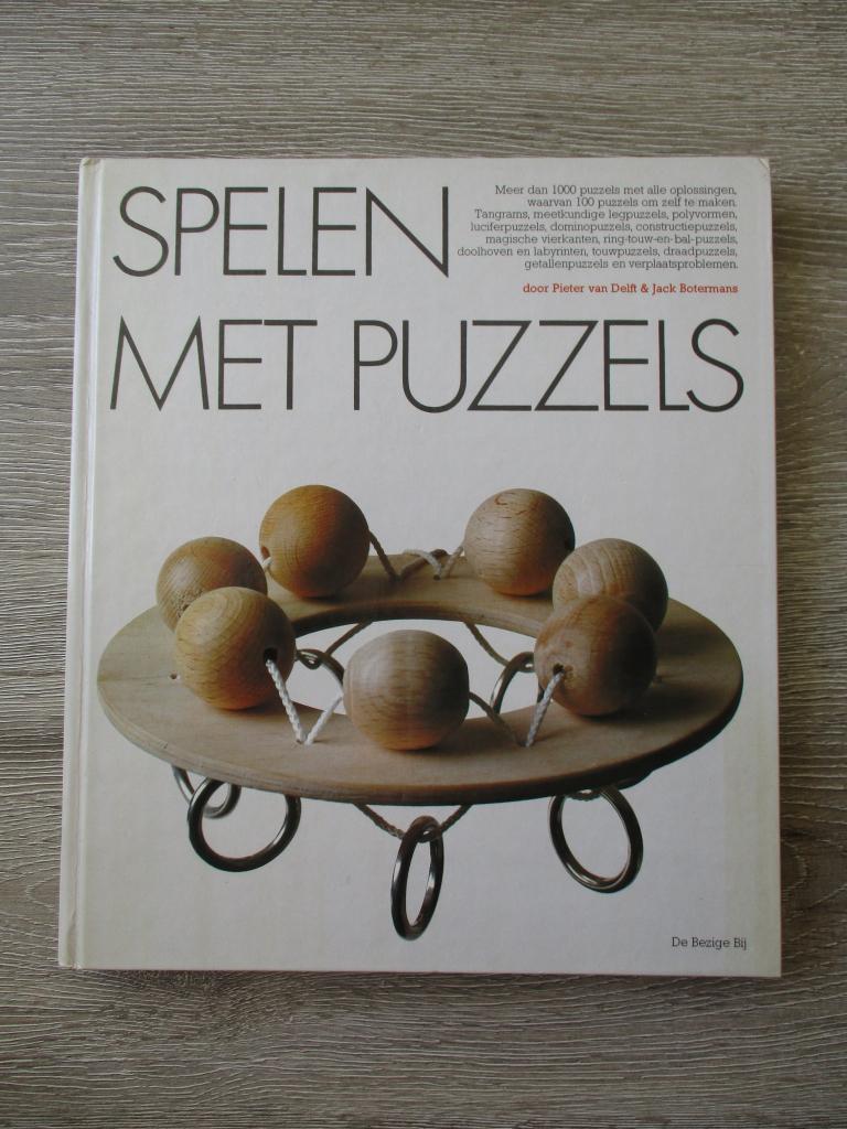 Spelen met puzzels - Pieter van Delft & Jack Botermans, Boeken, Ophalen of Verzenden, Gelezen, Overige onderwerpen