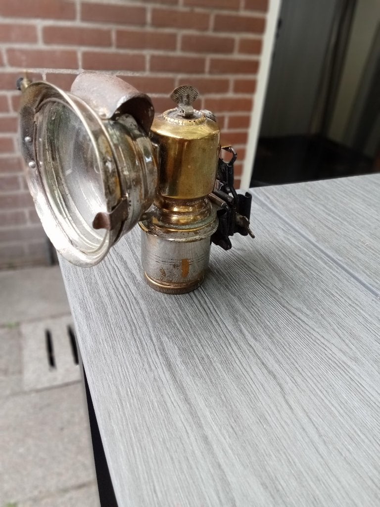 Carbidlamp, Ophalen