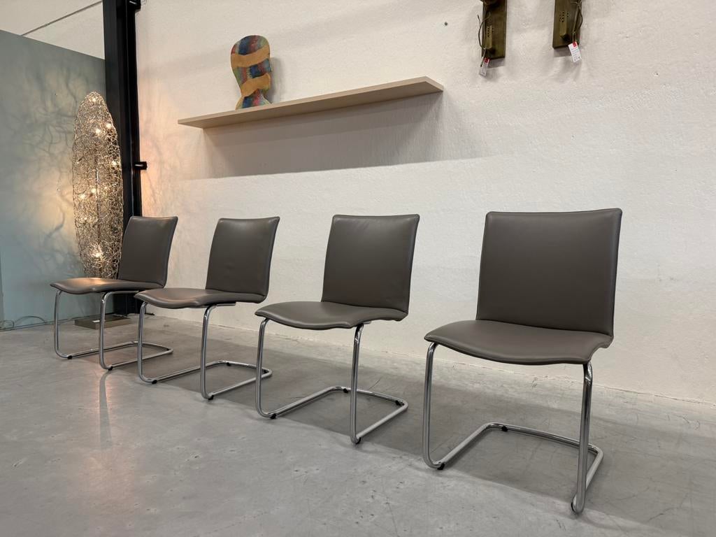 4 Showmodel Leolux Freyr Eetkamerstoel leer Design stoel, Leolux, Nieuw, Leer, Ophalen of Verzenden