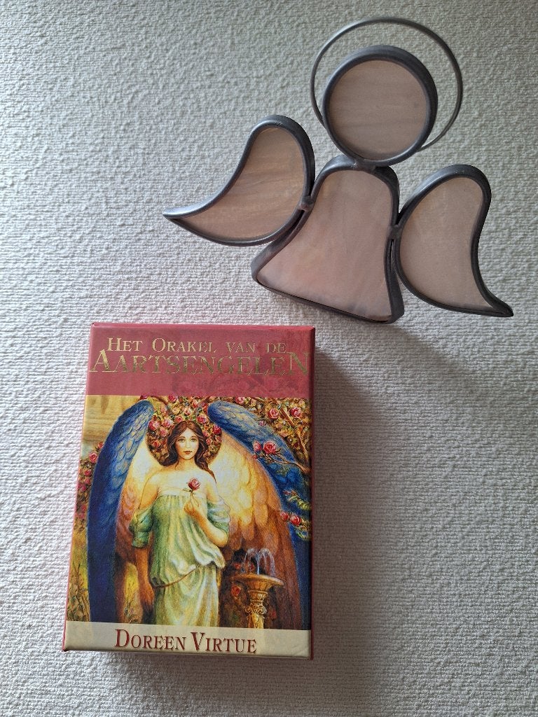Het orakel van de aartsengelen Doreen Virtue, Ophalen of Verzenden, Zo goed als nieuw, Tarot of Kaarten leggen, Overige typen