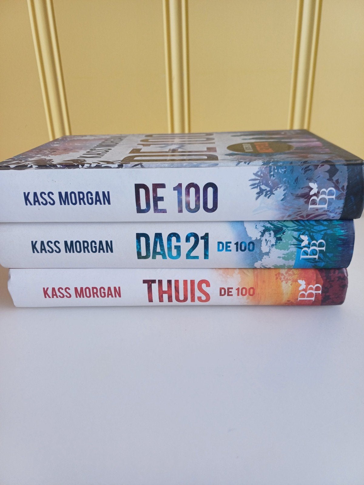 De 100 deel 1 tm 3, Ophalen of Verzenden, Gelezen, Kass Morgan