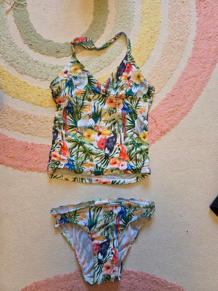 Gratis: tankini Hema 122-128
Elastiek is uitgelubberd, geen, Ophalen, Gebruikt, Meisje, Badpak