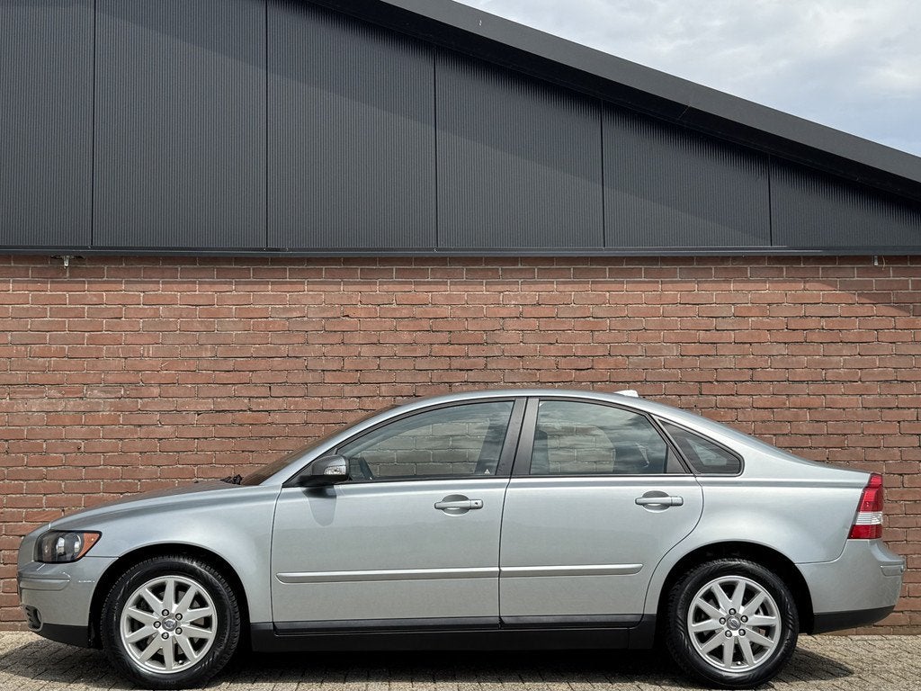 Volvo S40 2.4i SUMMUM | NL-AUTO! | DEALER OH! | LEDER!, Auto's, Gebruikt, 700 kg, 2435 cc, 170 pk