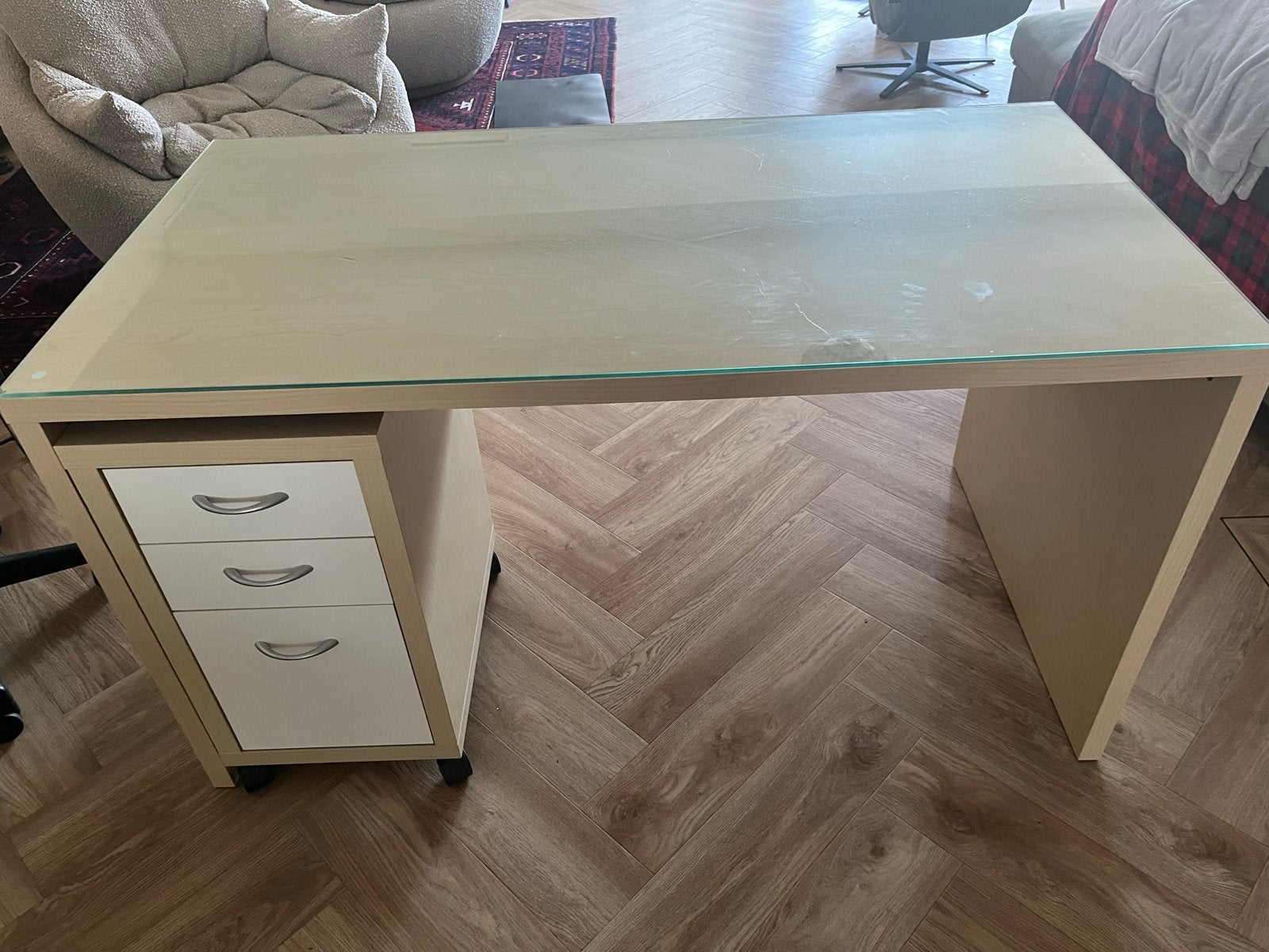 Bureau met ladeblok en glazen blad, Ophalen, Overige typen, Gebruikt, Met lades