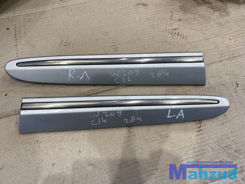 MERCEDES W209 Sierstrip links rechts A2096902562 A2096902662, Gebruikt, Mercedes-Benz AG, Mercedes-Benz, Ophalen of Verzenden