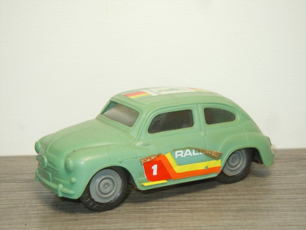Fiat 600 - Lemezáru Hungary - Plastic - Lengte 11cm, Overige merken, Gebruikt, Auto, Verzenden