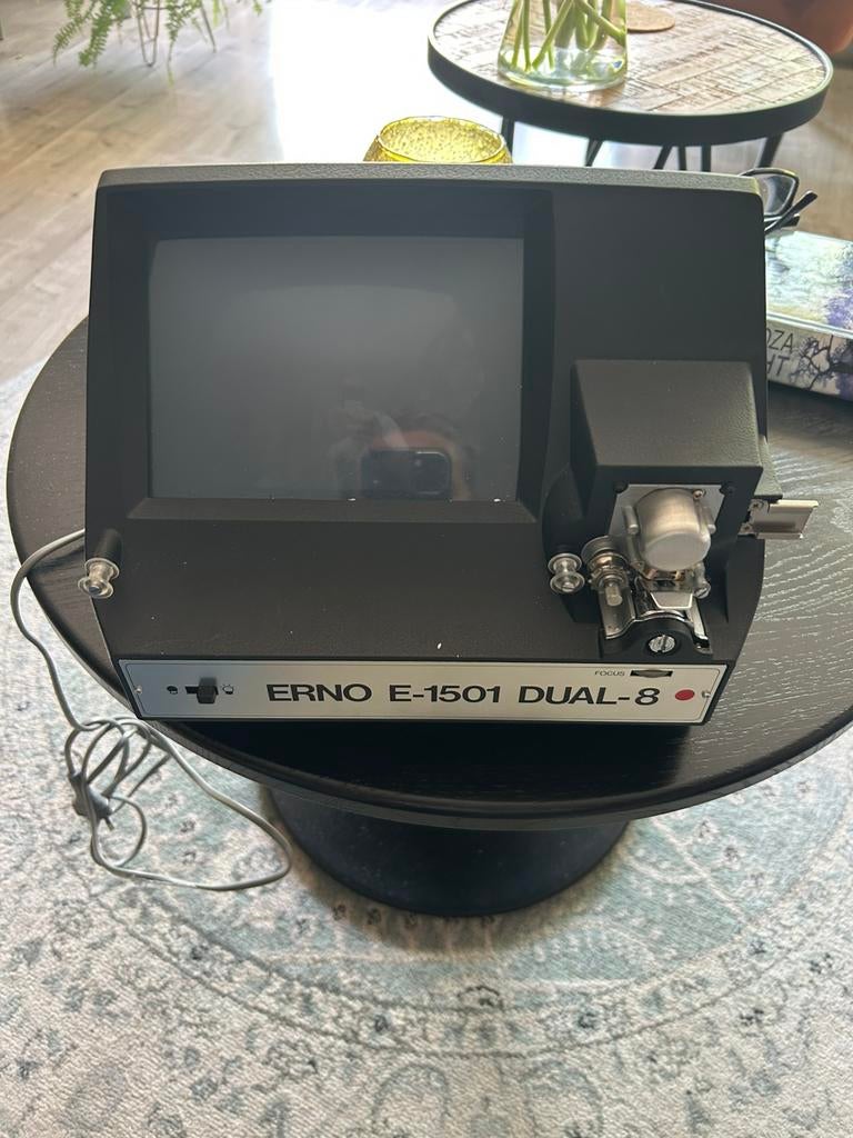 Film projector, Ophalen of Verzenden, Gebruikt, Met scherm