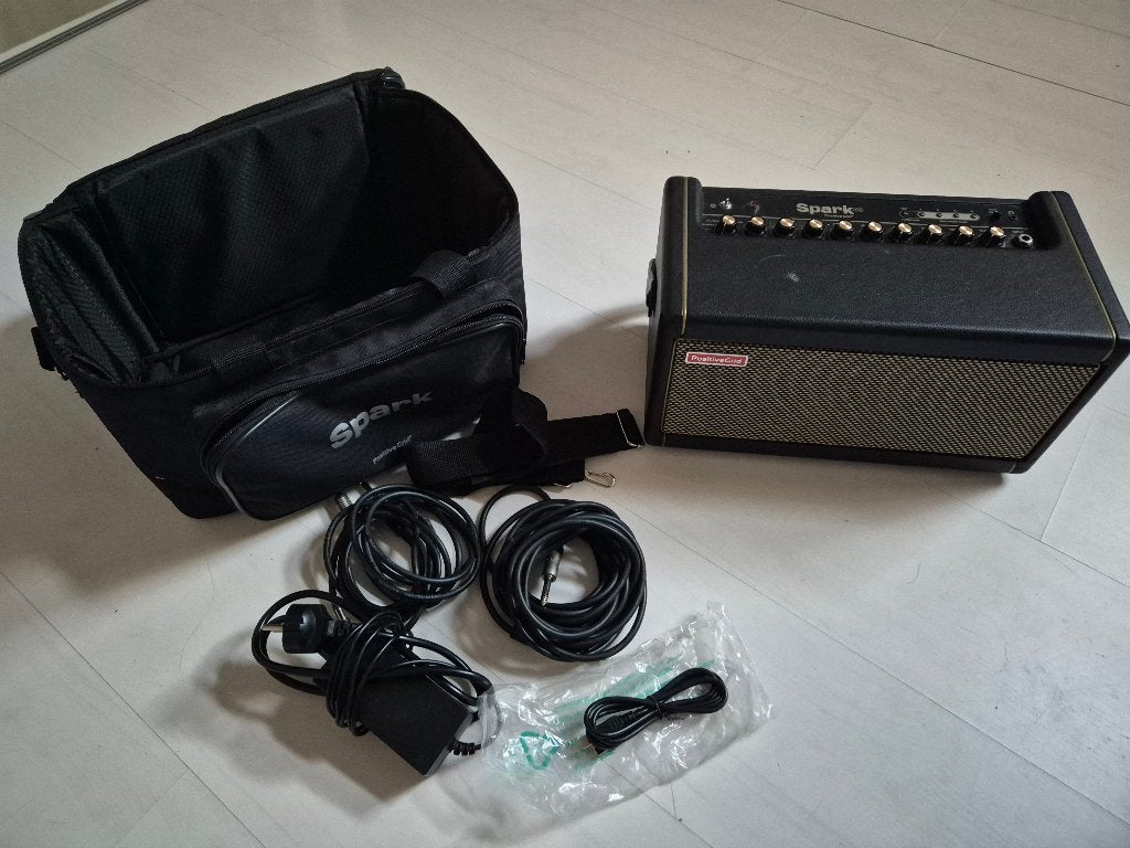 Spark Positive Grid , Smart Guitar Amplifier en App, Ophalen, Zo goed als nieuw, Minder dan 50 watt