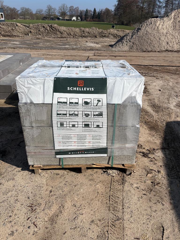 Schellevis betontrede, Ophalen, Blok, Nieuw, Minder dan 25 cm