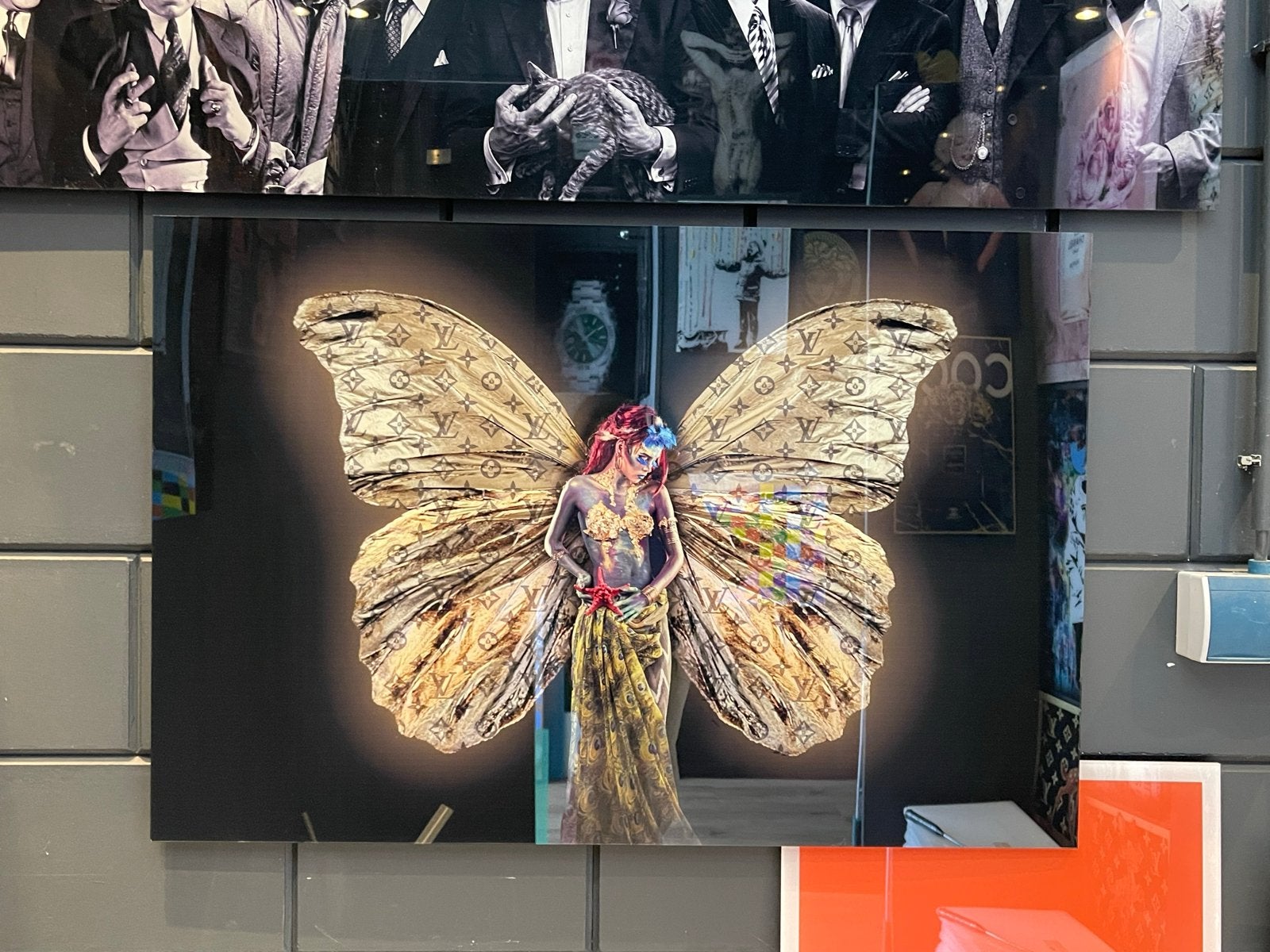 Plexiglas schilderij 90x60 cm - Vlinder met Louis Vuitton, Antiek en Kunst, Ophalen of Verzenden, Kunststof, Print, Figuren