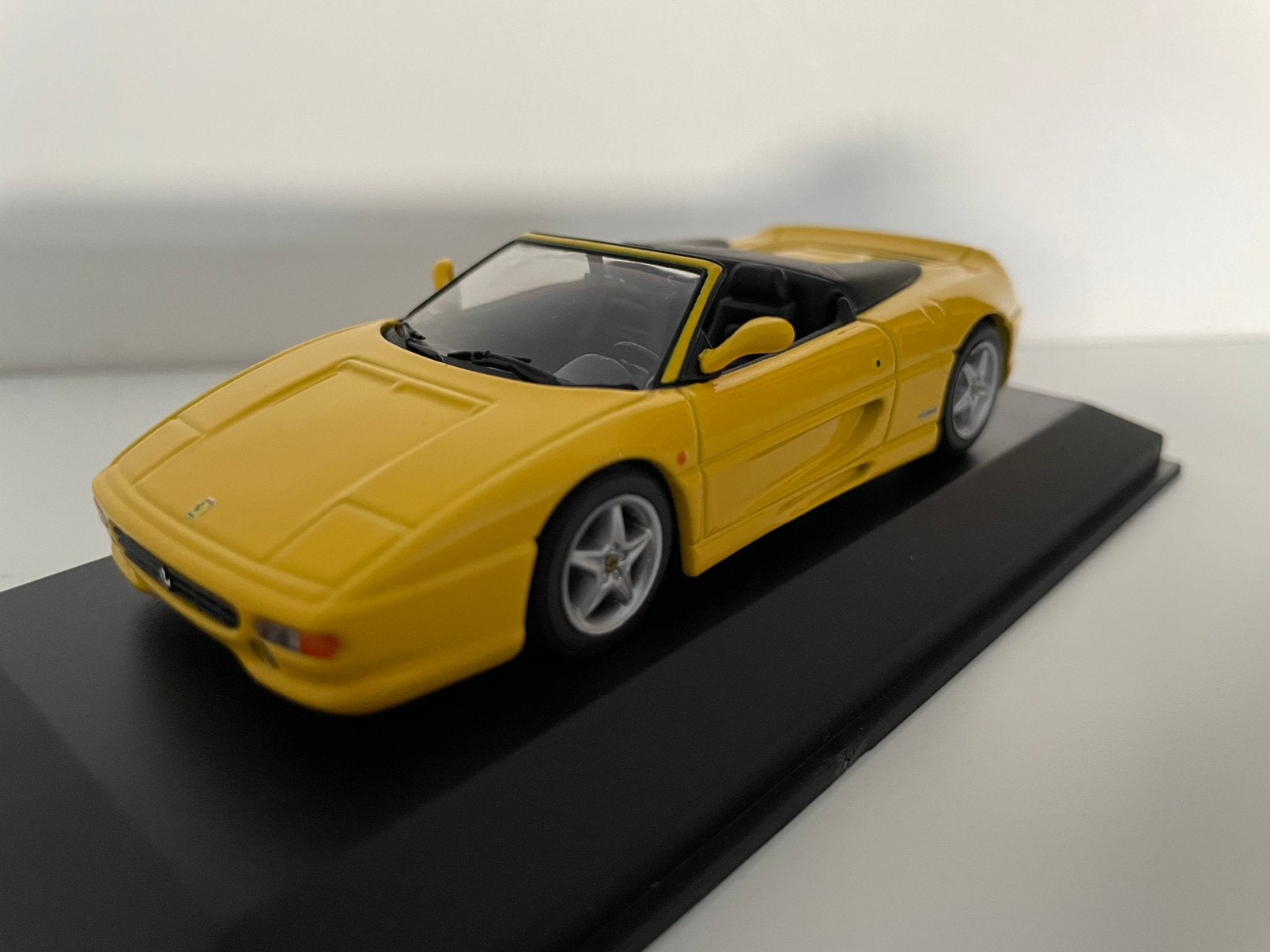 Minichamps Ferrari F355 Spider, Ophalen of Verzenden, Zo goed als nieuw, Auto, MiniChamps
