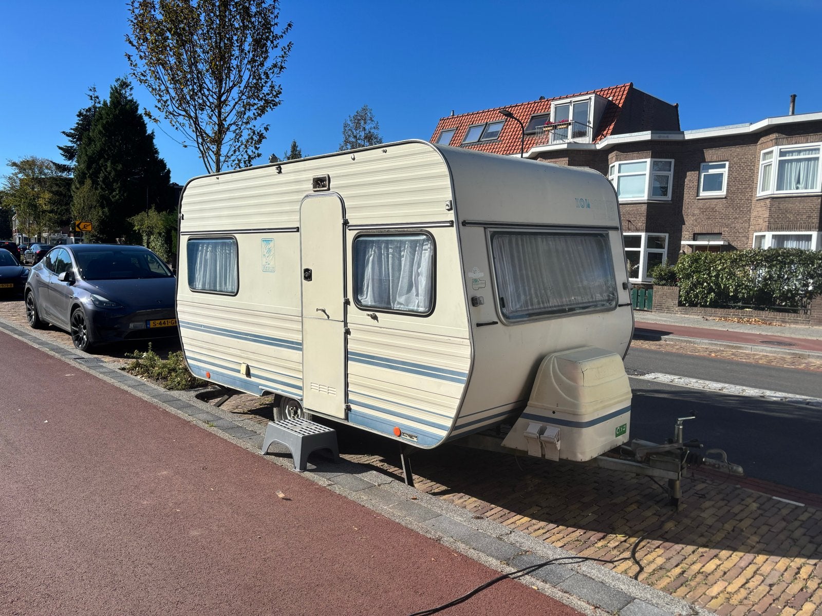 Knaus Caravan met nieuwe voortent - Opknapper, Uitbouw voortent, Bedrijf, 500 - 750 kg, Knaus