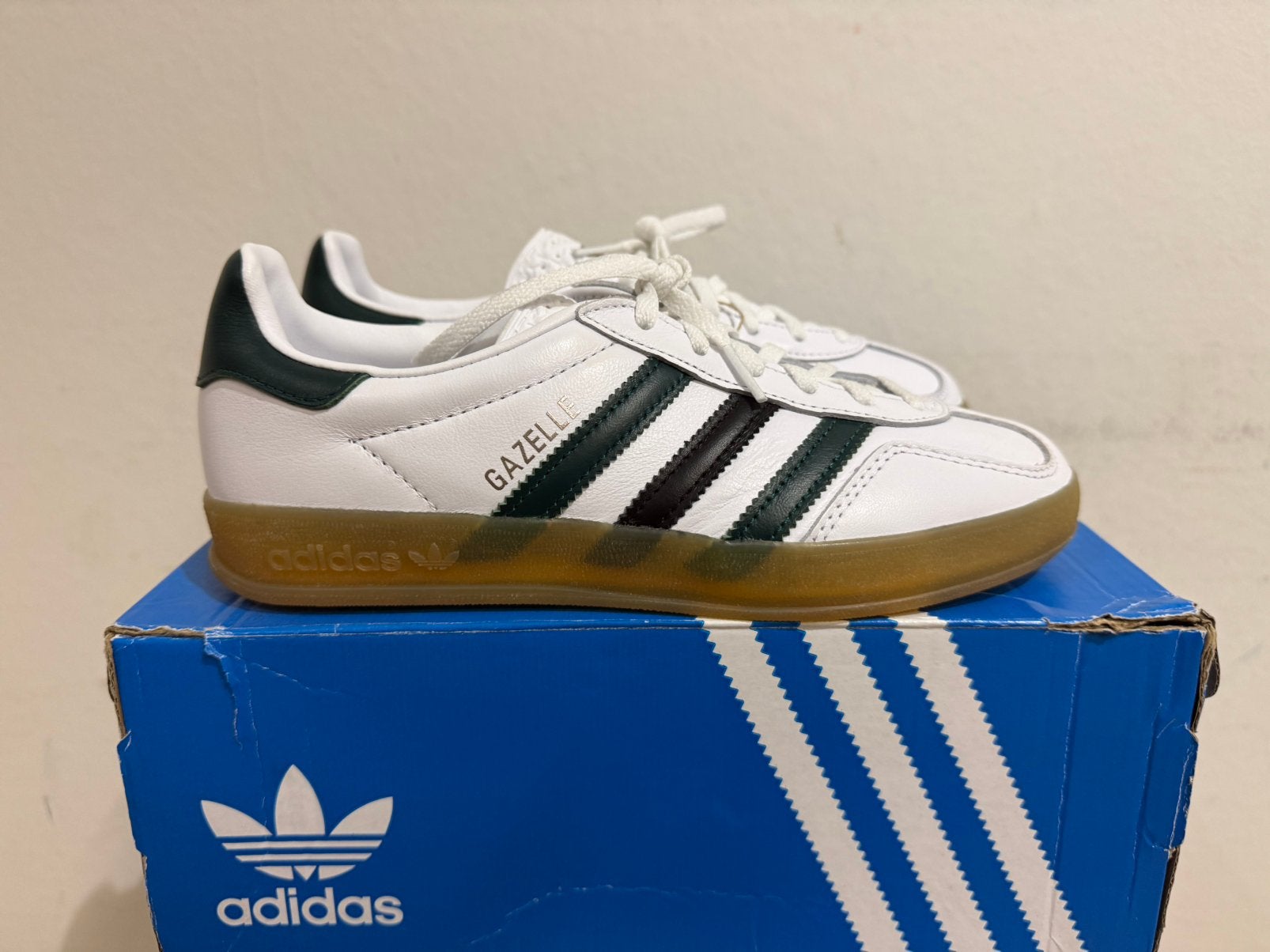 Te koop nieuwe Adidas Gazelle Indoor White, Postlaan 3, Wit, Nieuw, Ophalen of Verzenden