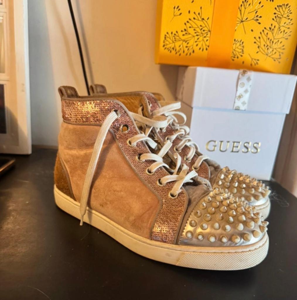 Christian Louboutin Sneakers met studs, Ophalen of Verzenden, Gedragen, Overige kleuren, Sneakers of Gympen